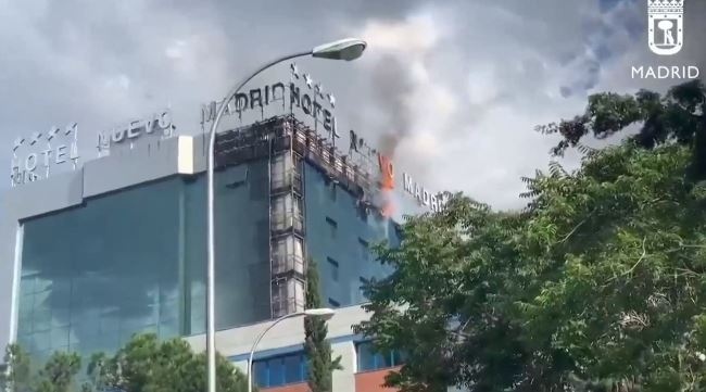 Близо 200 души бяха евакуирани от хотел в покрайнините на